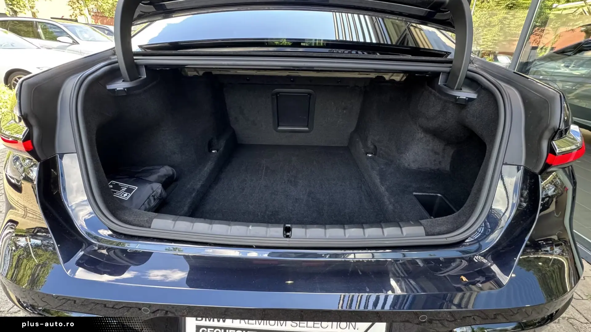 BMW 740d xDrive M Sport PanoSky StHzg Autobahnas B&W