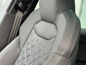 Audi Q8 50 TDI quattro S line • B&O •Pano • Matrix • 360