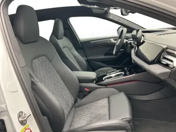 Audi A6 Avant e-hybrid edition one quattro S line Nav