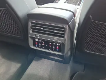 Audi SQ8 SUV TFSI 373(507) kW(PS) tiptronic HUD Pano