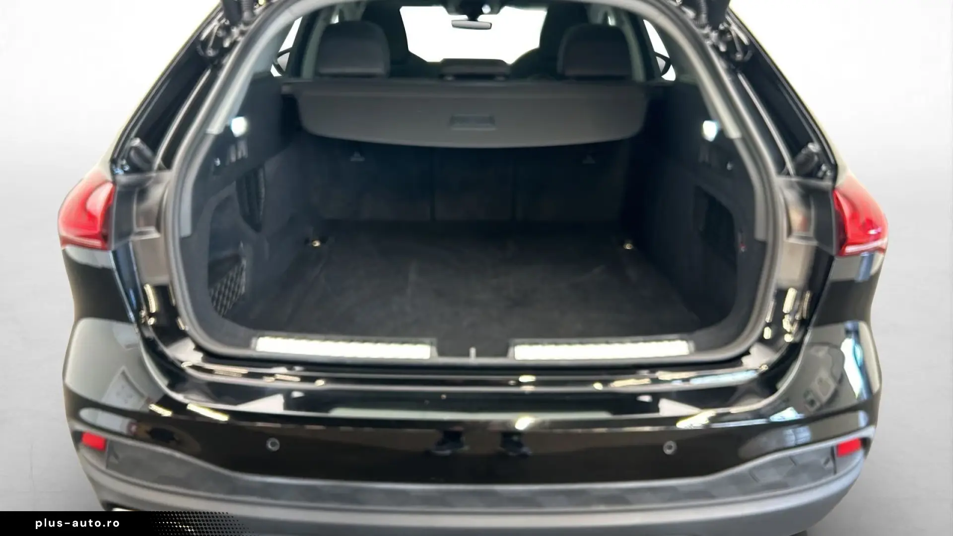 Audi A5 Avant TDI Navi LED Alu AHK PDC Pano