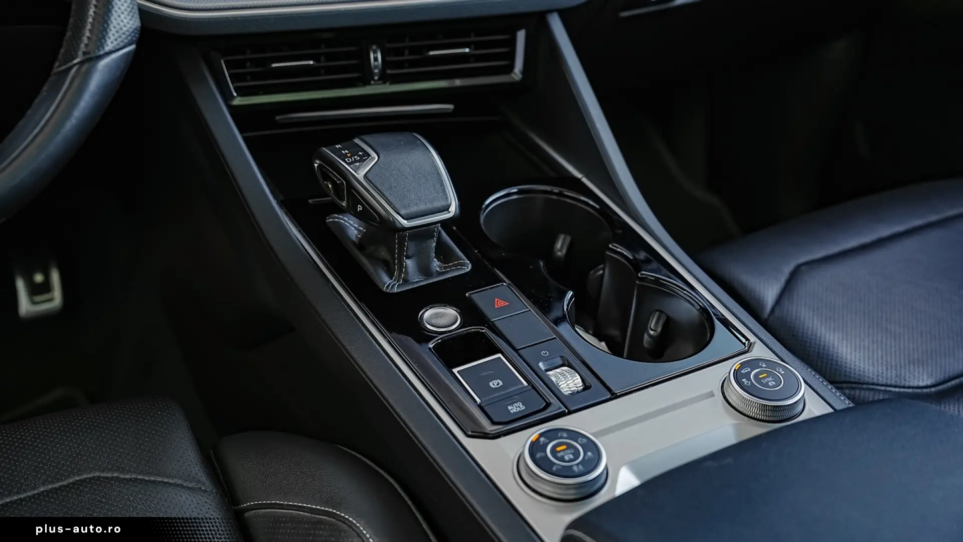 Volkswagen Touareg TFSI e plug in hybrid