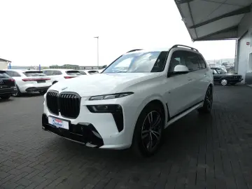 BMW X7 xDrive40d M Sport Pro • Pano • Merino • HUD • 360