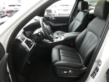 BMW X7 xDrive40d M Sport Pro • Pano • Merino • HUD • 360