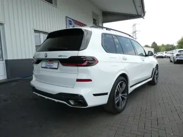 BMW X7 xDrive40d M Sport Pro • Pano • Merino • HUD • 360