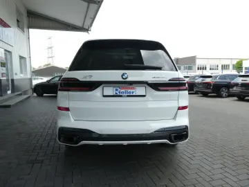 BMW X7 xDrive40d M Sport Pro • Pano • Merino • HUD • 360
