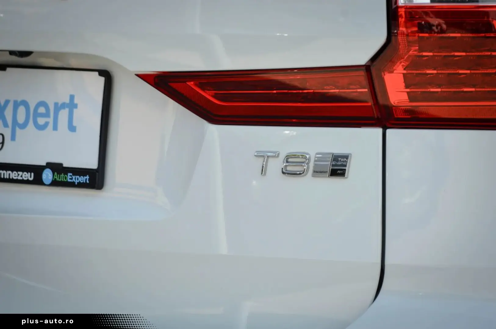 2020 Volvo XC-60 T8 Twin Engine eAWD Inscription TVA Deducti