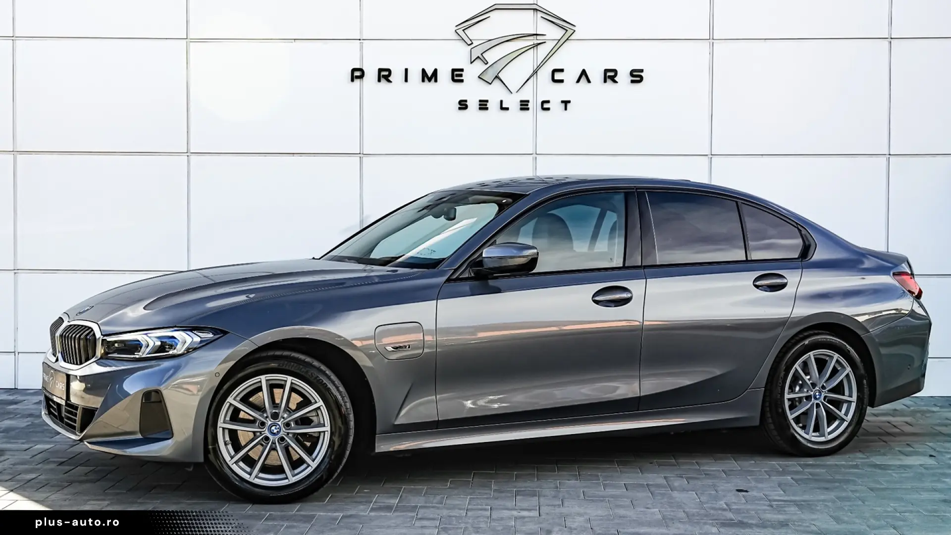 BMW Seria 3 330e Aut. Sport Line