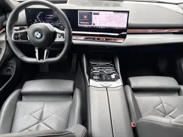 BMW 520i M SPORT PRO Iconic Leder LivePro 360