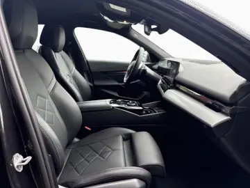 BMW 520i M SPORT PRO Iconic Leder LivePro 360