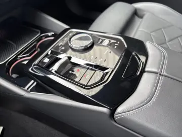 BMW 520i M SPORT PRO Iconic Leder LivePro 360