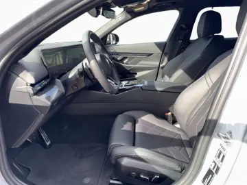 BMW 520dA T M SPORT Pano AHK StHzg
