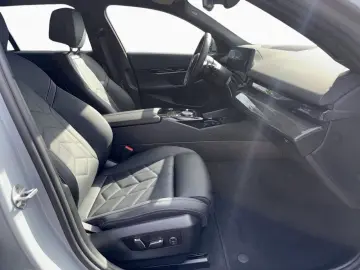BMW 520dA T M SPORT Pano AHK StHzg