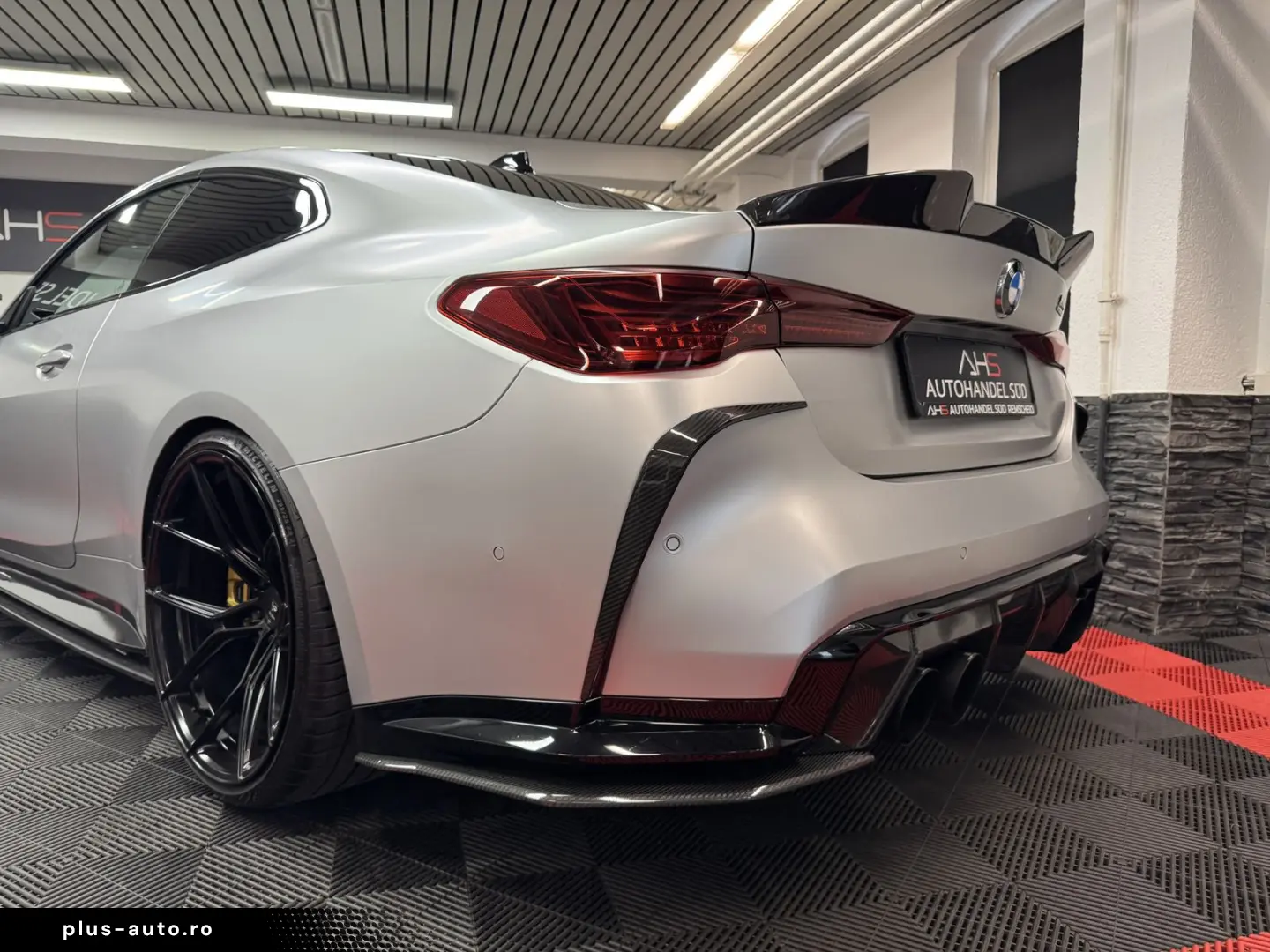BMW M4 Competition CARBON HURRICANE YIDO