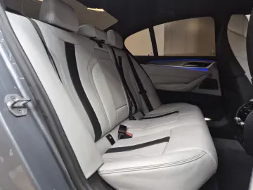BMW M5 Lim.  CARBON SOFT LED HEAD H&K MEMO ACC 360