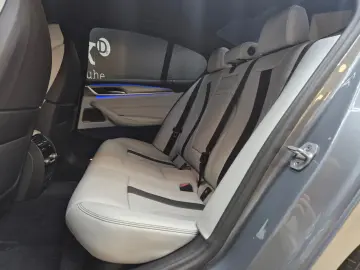 BMW M5 Lim.  CARBON SOFT LED HEAD H&K MEMO ACC 360