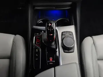 BMW M5 Lim.  CARBON SOFT LED HEAD H&K MEMO ACC 360