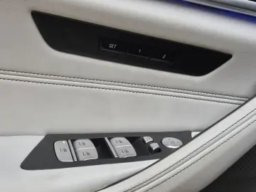BMW M5 Lim.  CARBON SOFT LED HEAD H&K MEMO ACC 360