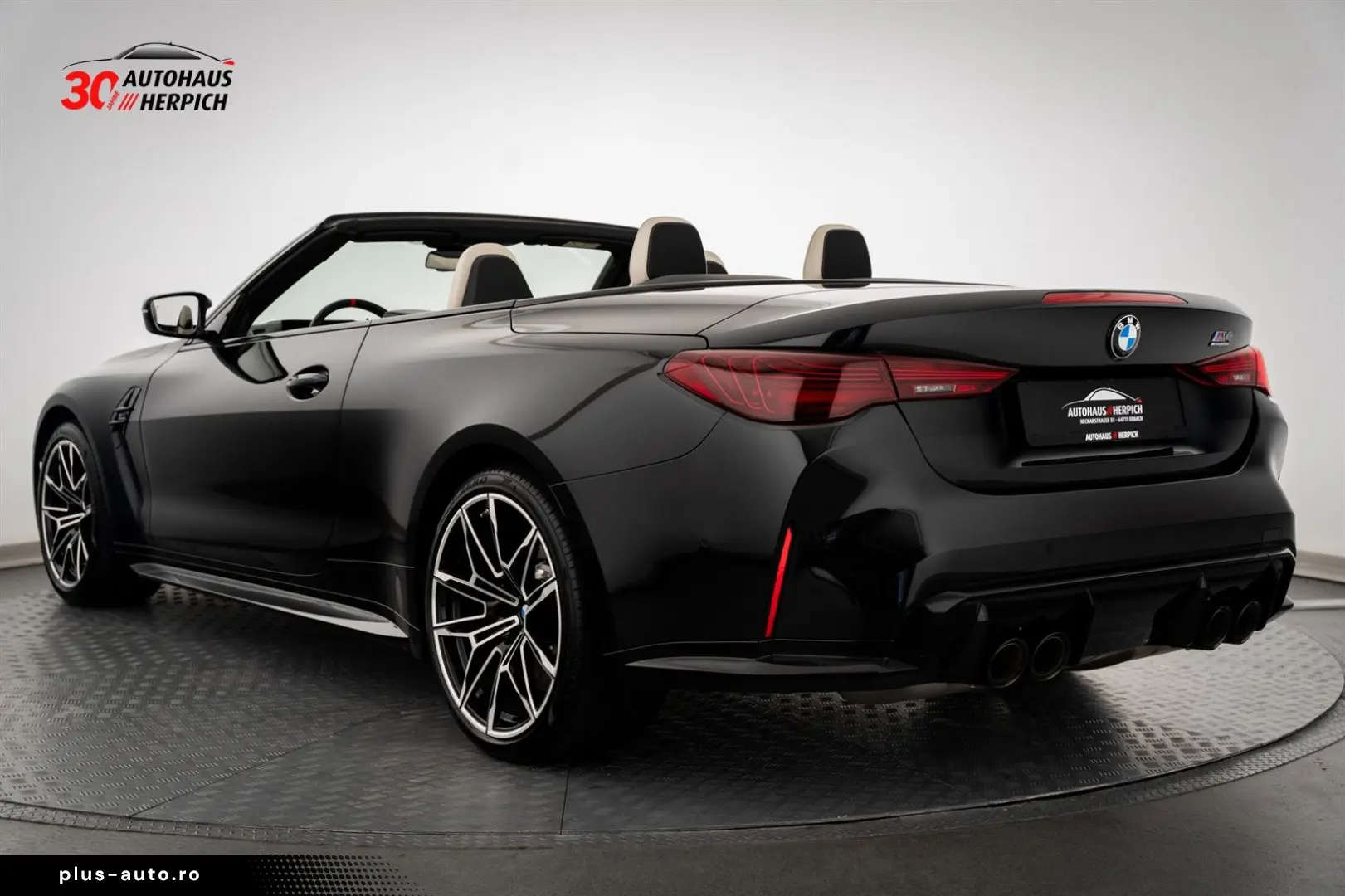 BMW M4 xDrive Competition Cabrio Schwarz Weiß Curved