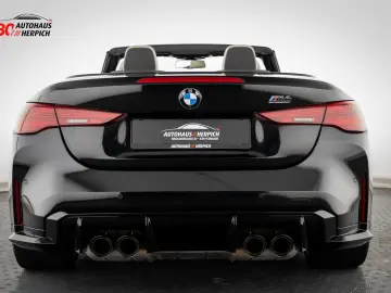 BMW M4 xDrive Competition Cabrio Schwarz Weiß Curved