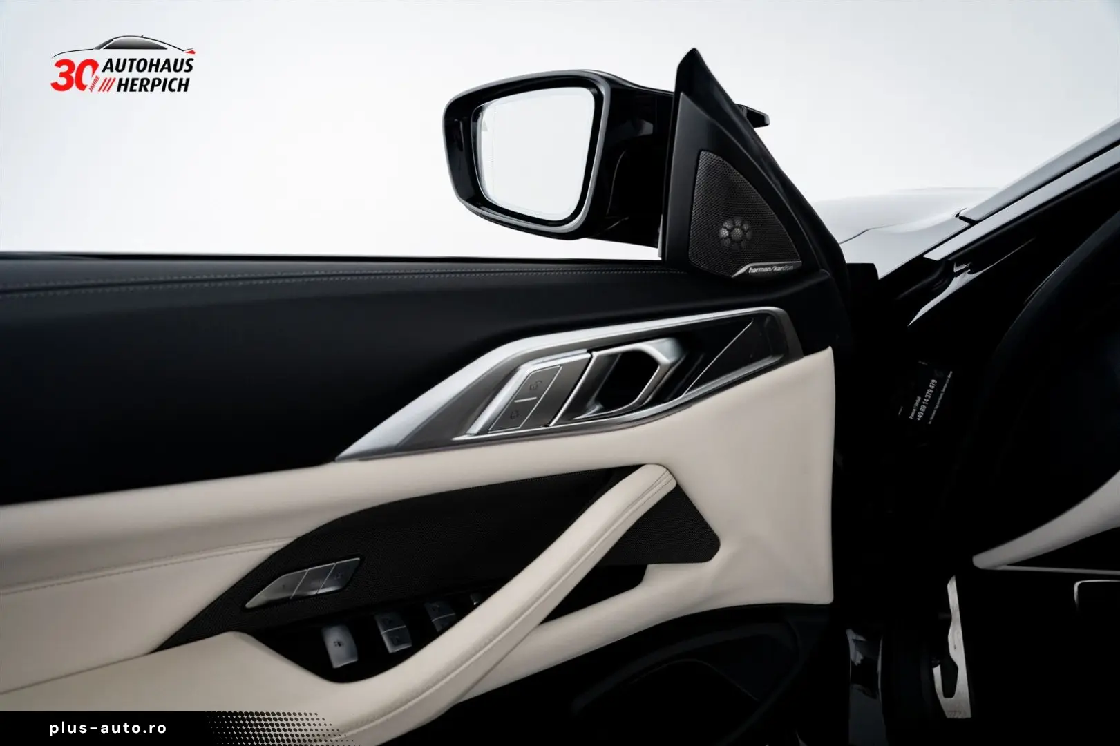 BMW M4 xDrive Competition Cabrio Schwarz Weiß Curved