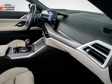BMW M4 xDrive Competition Cabrio Schwarz Weiß Curved