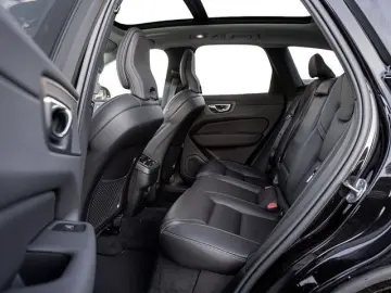 VOLVO XC60 B5 Ultra Dark AWD HUD PANO 360