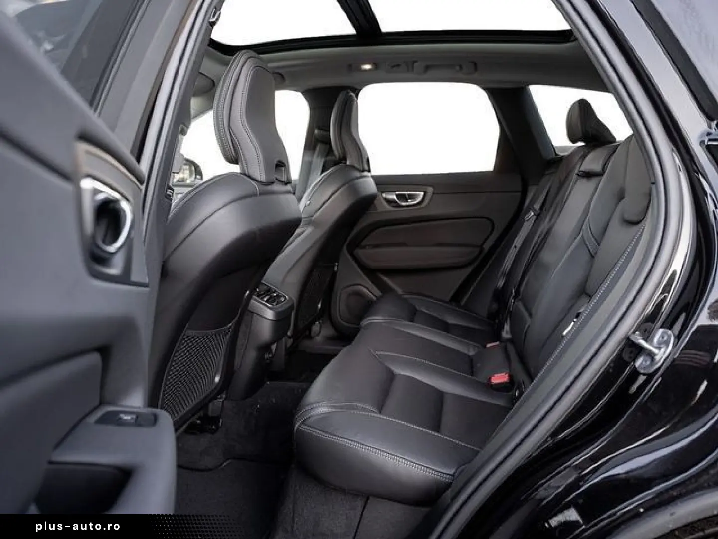 VOLVO XC60 B5 Ultra Dark AWD HUD PANO 360