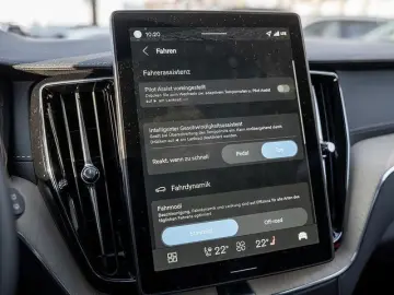 VOLVO XC60 B5 Ultra Dark AWD HUD PANO 360