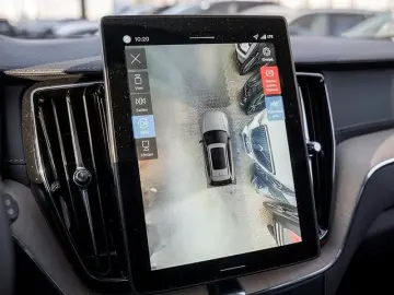 VOLVO XC60 B5 Ultra Dark AWD HUD PANO 360