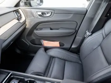 VOLVO XC60 B5 Ultra Dark AWD HUD PANO 360