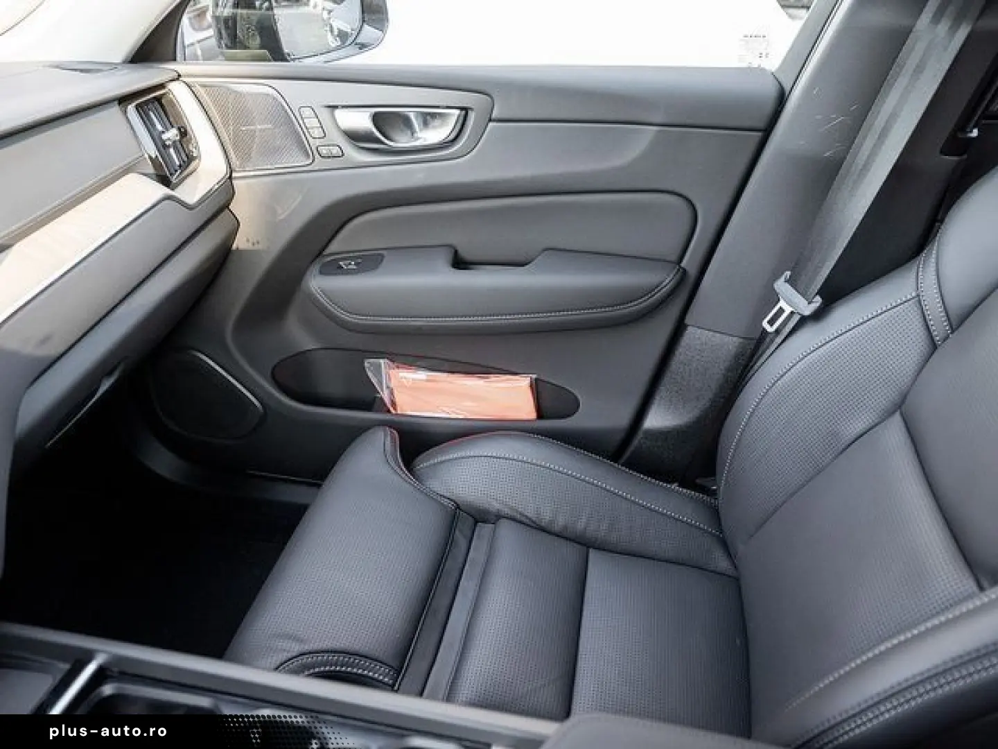 VOLVO XC60 B5 Ultra Dark AWD HUD PANO 360