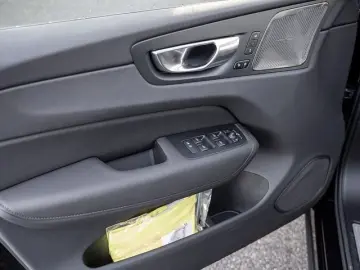 VOLVO XC60 B5 Ultra Dark AWD HUD PANO 360
