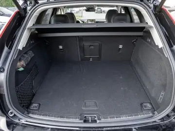 VOLVO XC60 B5 Ultra Dark AWD HUD PANO 360