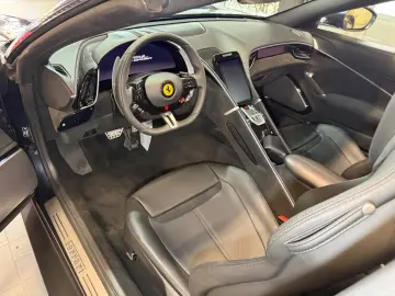 Ferrari Roma 3.9 T V8 Spider DCT ACC~VENTILATION~360~