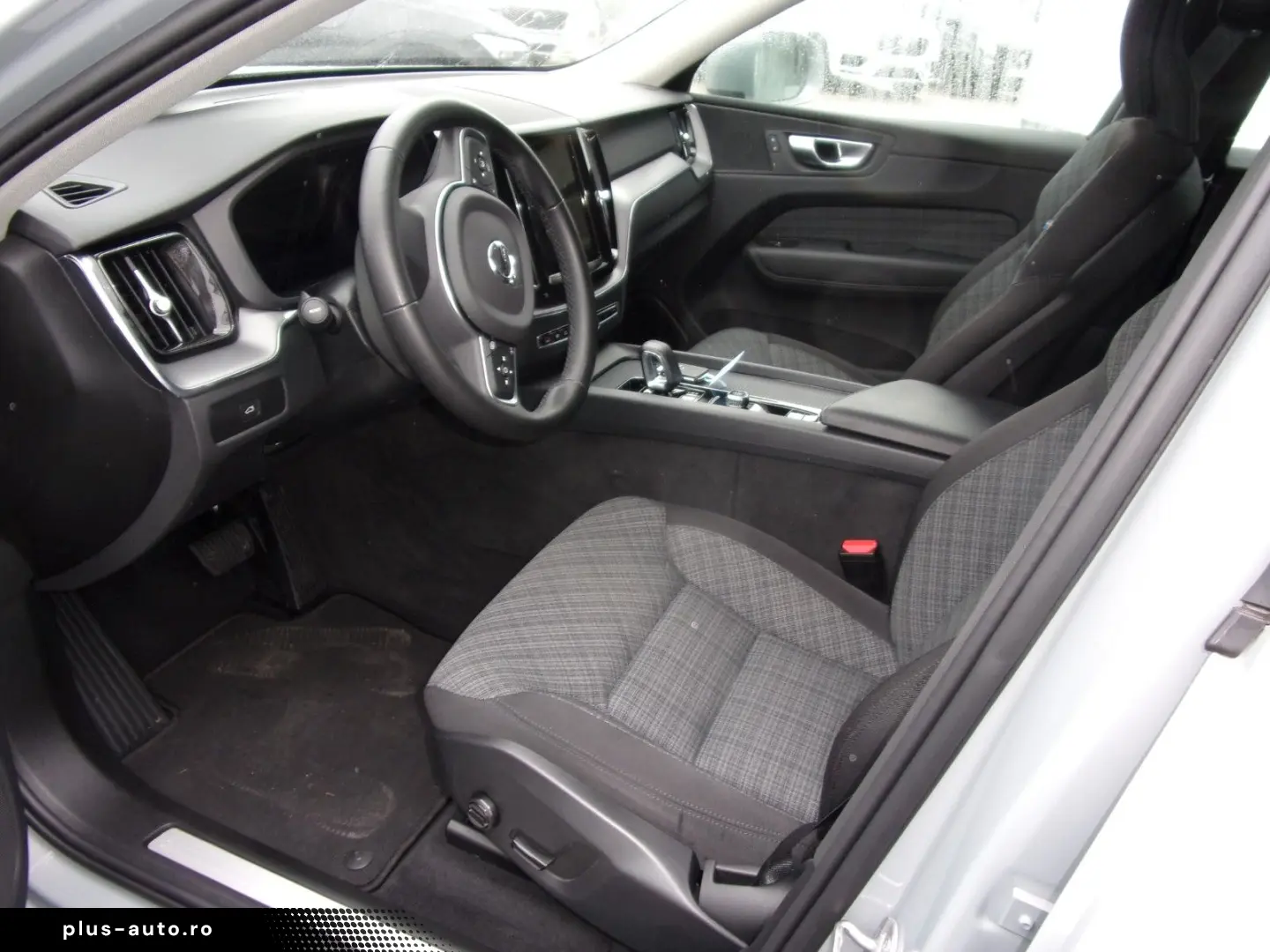 VOLVO XC 60 B4 Core 2WD