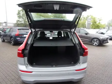 VOLVO XC 60 B4 Core 2WD
