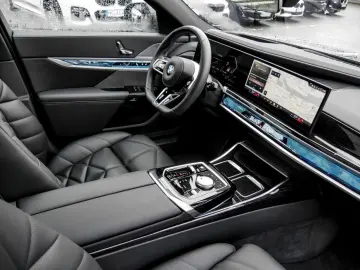 BMW 740d xDrive M SPORT HuD DA PROF 360  STANDHZG SK