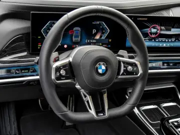 BMW 740d xDrive M SPORT HuD DA PROF 360  STANDHZG SK