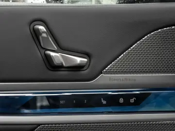 BMW 740d xDrive M SPORT HuD DA PROF 360  STANDHZG SK