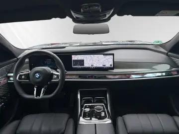 BMW 750e xDrive M Sport
