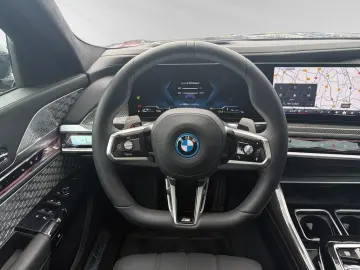 BMW 750e xDrive M Sport