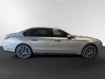 BMW 750e xDrive