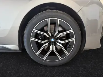 BMW 750e xDrive