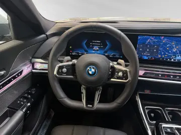 BMW 750e xDrive