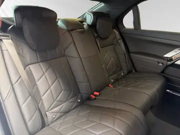 BMW 750e xDrive