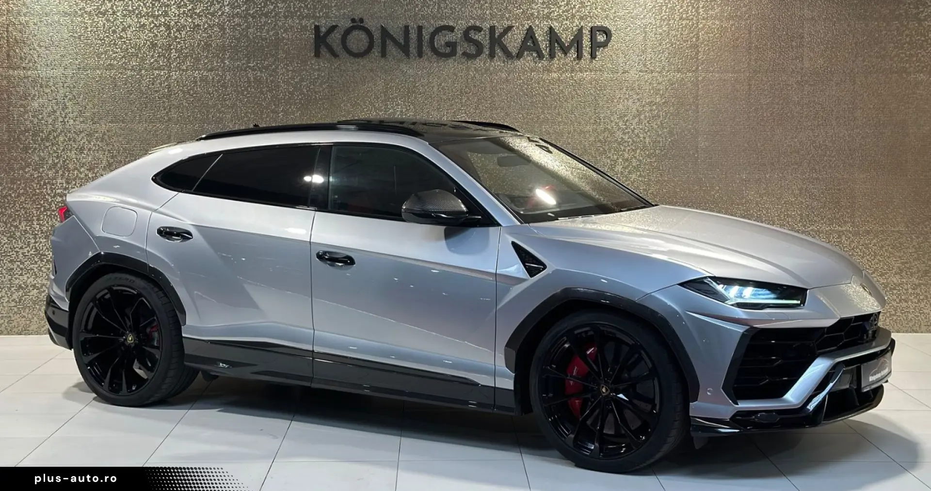 LAMBORGHINI Urus 4.0 V8  CARBON AKRAPOVIC HUD STERNENHIMMEL