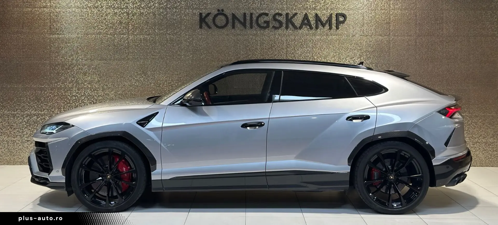 LAMBORGHINI Urus 4.0 V8  CARBON AKRAPOVIC HUD STERNENHIMMEL