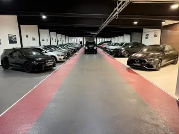 LAMBORGHINI Urus 4.0 V8  CARBON AKRAPOVIC HUD STERNENHIMMEL