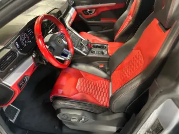 LAMBORGHINI Urus 4.0 V8  CARBON AKRAPOVIC HUD STERNENHIMMEL